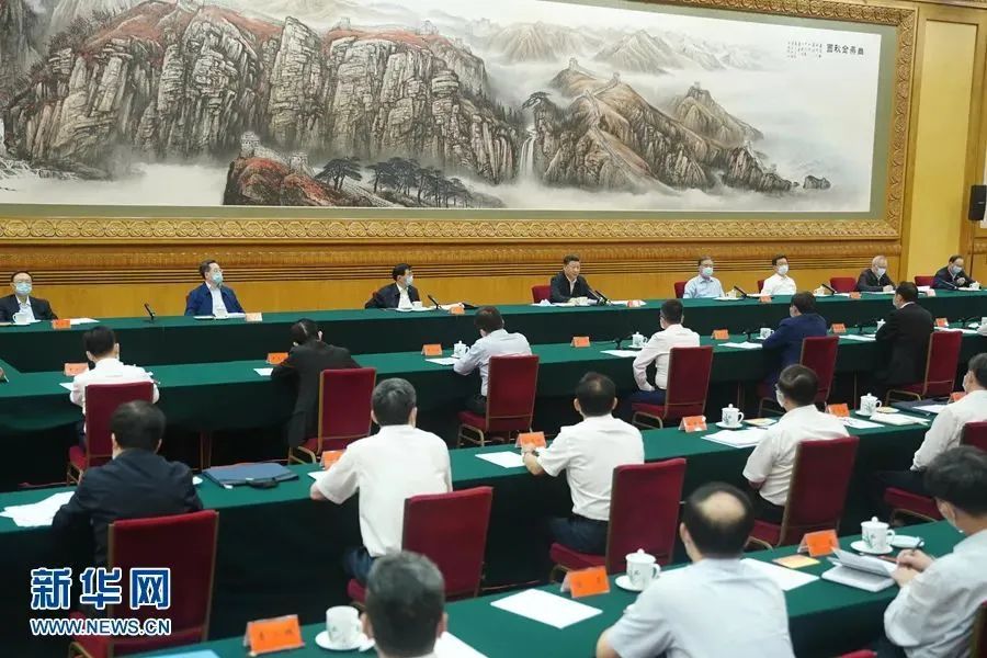 周育先加入企业家座谈会：要弘扬企业家精神，勇于立异，发挥好央企的龙头刊行动用