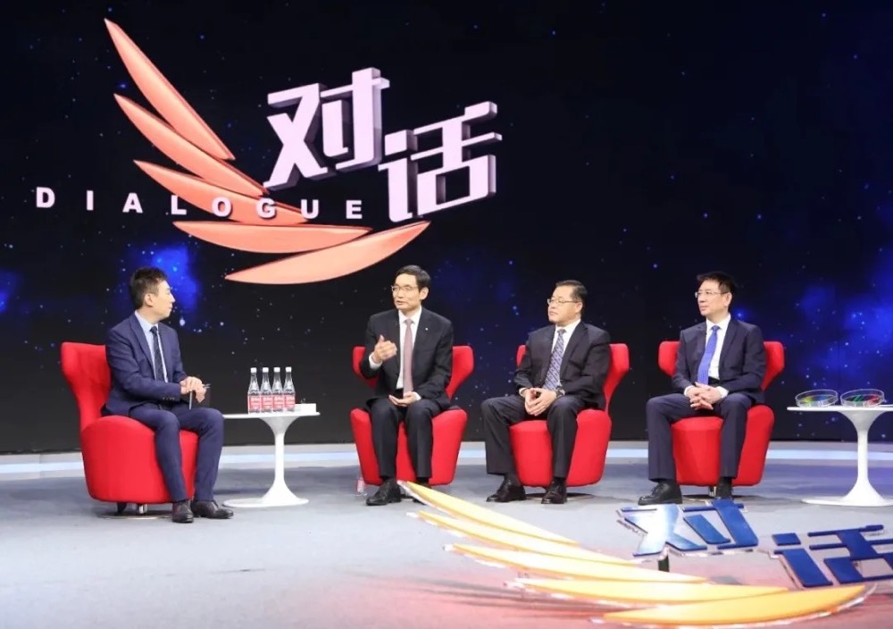 周育先受邀加入央视对话节目，谈企业家精神，讲中国建材故事